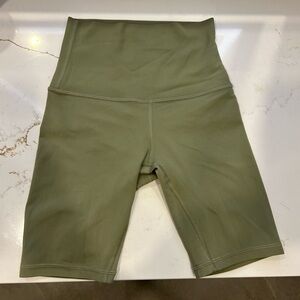 Lululemon sage align green high rise 6 inch inseam shorts